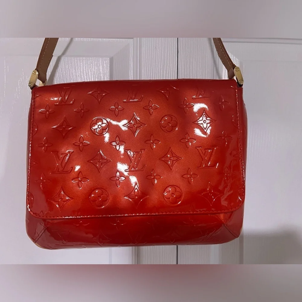 Louis Vuitton Monogram Vernis Thompson Street Shoulder Bag in Red Patent Leather